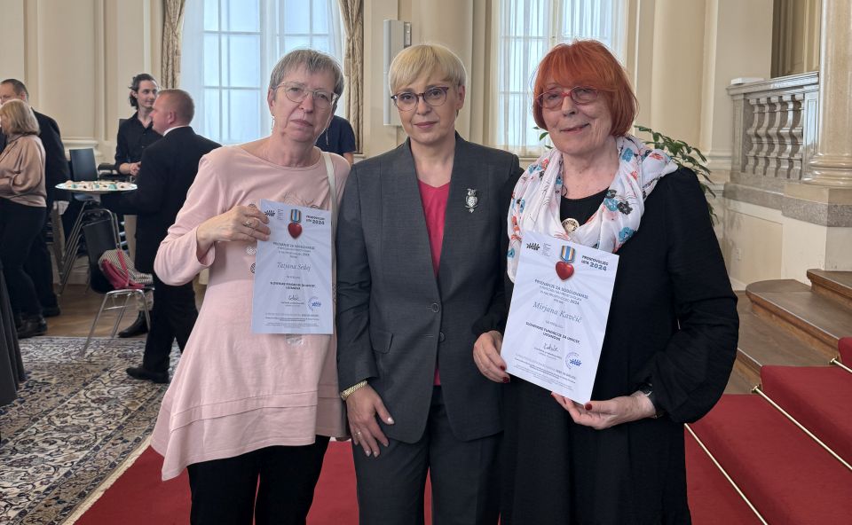mira-kavcic-in-tatjana-sedej-prejemnici-priznanja-naj-prostovoljka-leta-2024