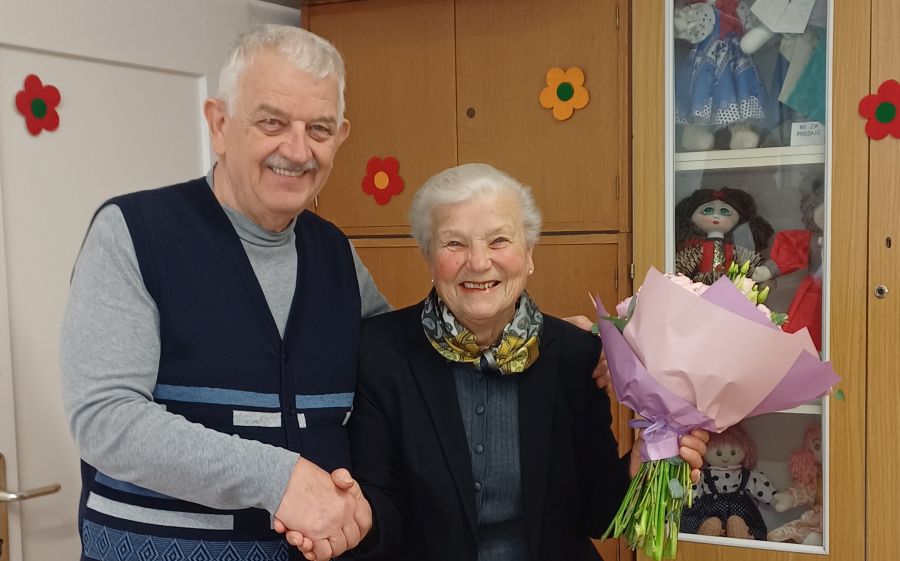 kaj-mi-poje-pticica-pticica-sinicka-dobra-volja-je-najbolja