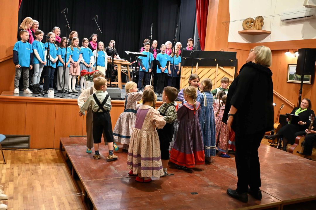 foto-video-koncert-ob-materinskem-dnevu